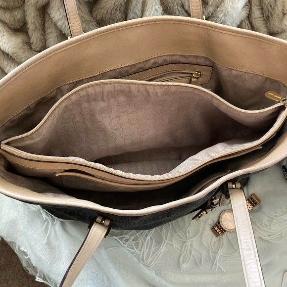 Michael Kors Large Jet Set Brown Tote - Picture 2 of 5